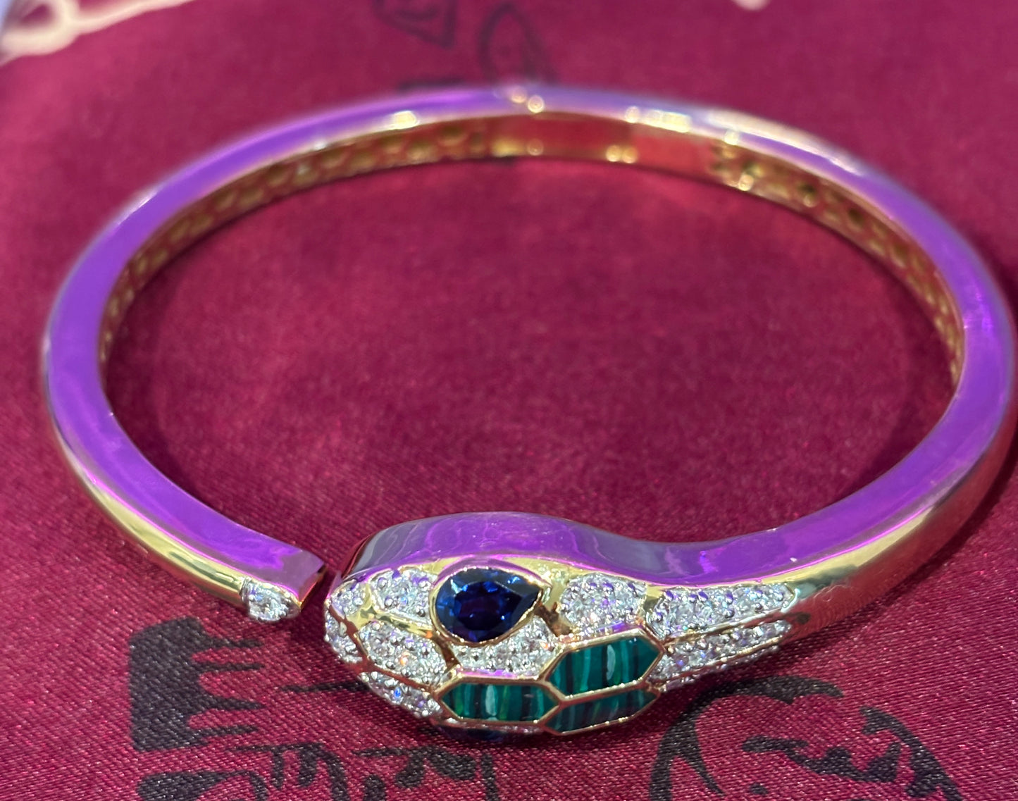 18k gold serpent bracelet with lab-grown diamonds